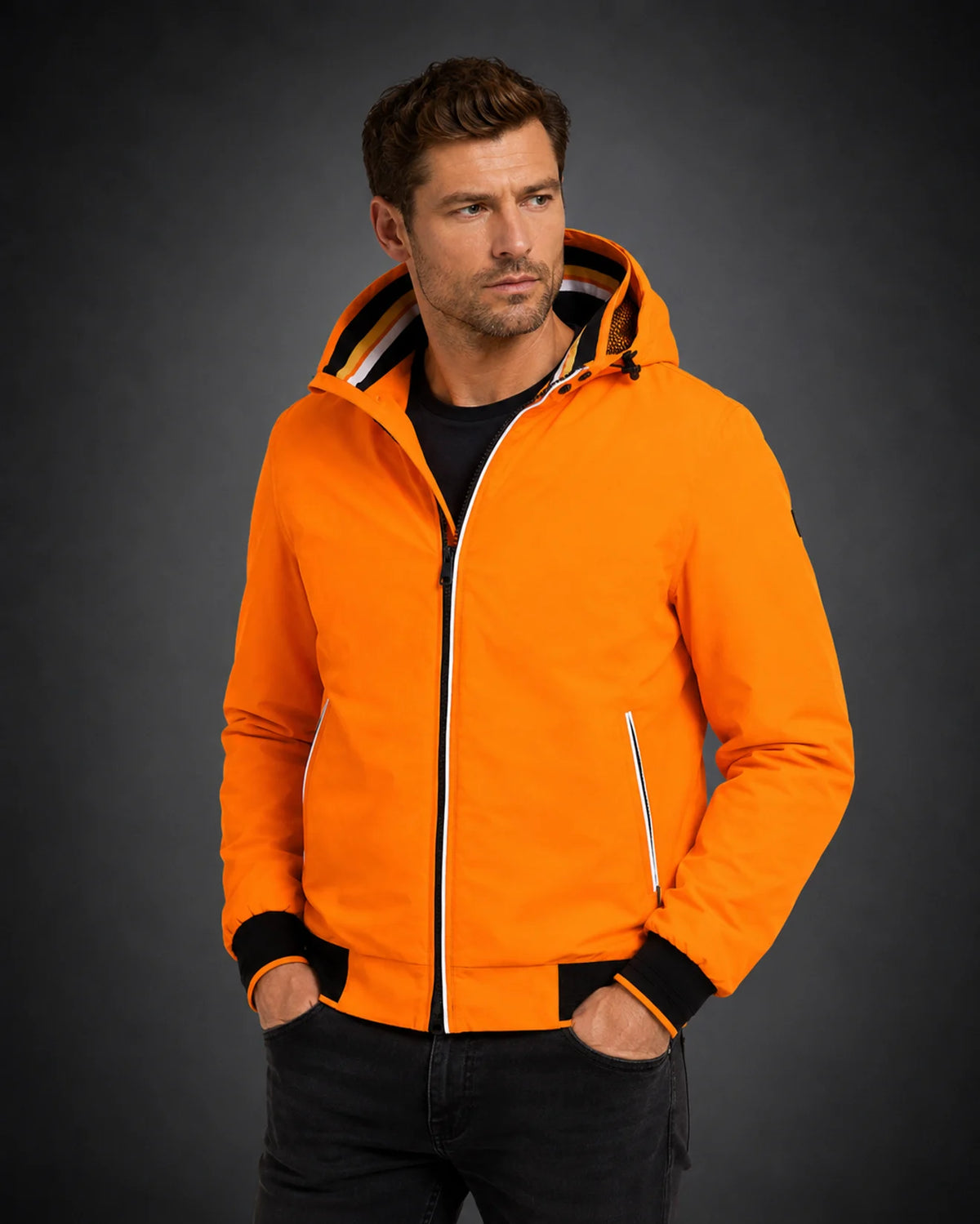 College,825, Orange/White