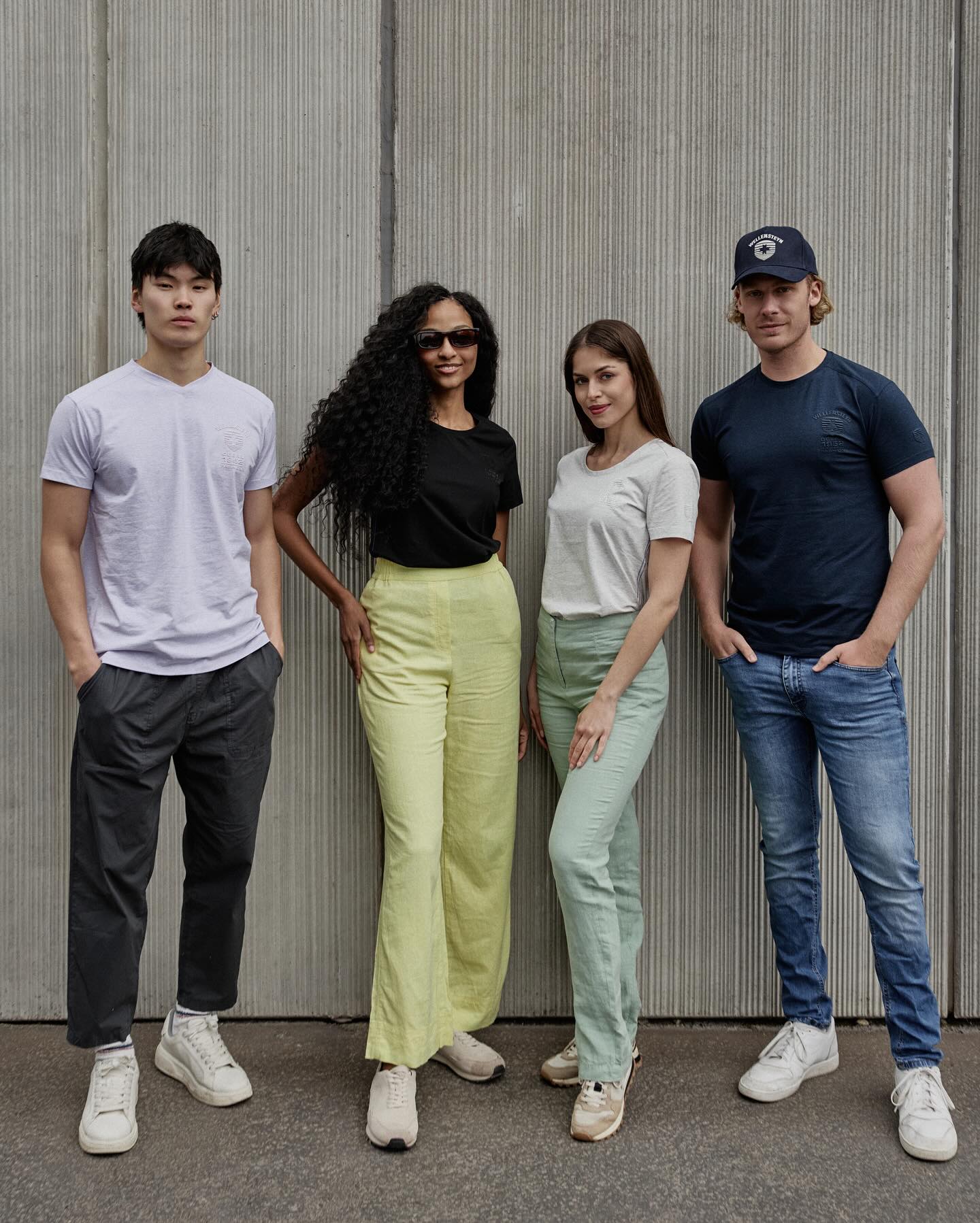 Wellensteyn trička – pohodlí po celý den 👕 Prémiový pocit, extra měkký materiál, prodyšná tkanina a skvěle kombinovatelné barvy. Skutečný základ šatníku pro každé roční období!✨ #wellensteyn #wellensteynczechrepublic #móda #oblečení #outfit #fashion #bundawellensteyn #zimníbundy #womensfashion #mensfashion #springfashion #jarníbunda #přechodnábunda #vesta #summersale